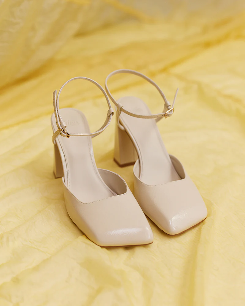 Youki Vintage Ivory Crinkle Patent Leather Block Heel - Image 7